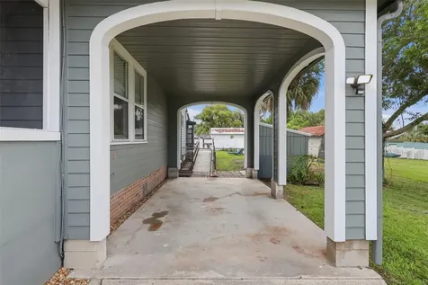 47 Davis Avenue Umatilla FL 32784