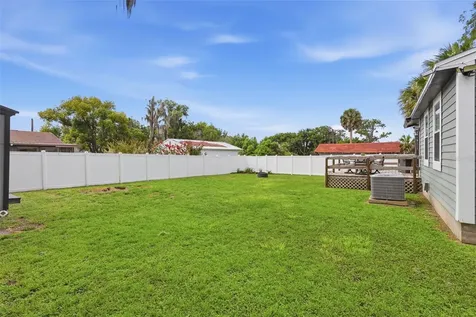 47 Davis Avenue Umatilla FL 32784