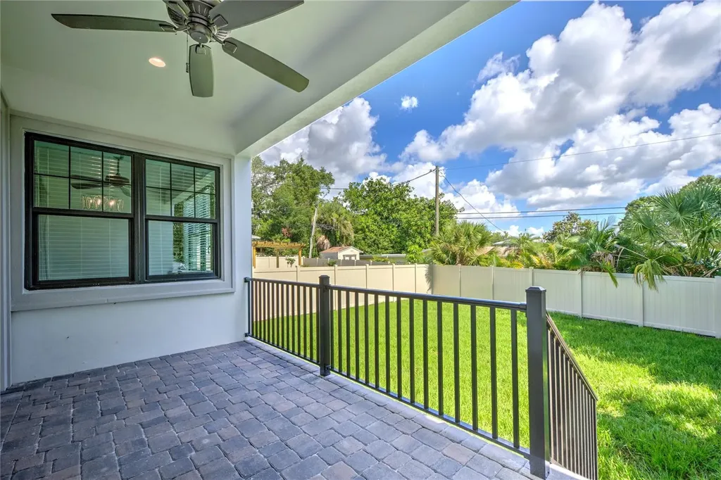 855 39th Avenue N St Petersburg FL 33703