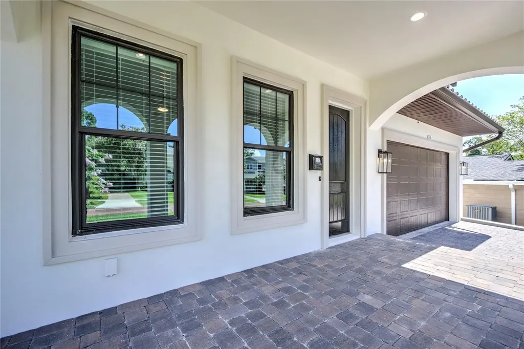 855 39th Avenue N St Petersburg FL 33703