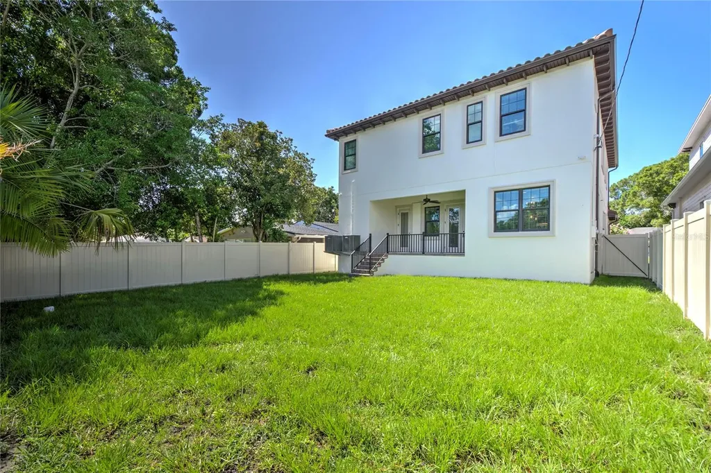 855 39th Avenue N St Petersburg FL 33703