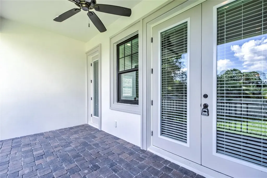 855 39th Avenue N St Petersburg FL 33703