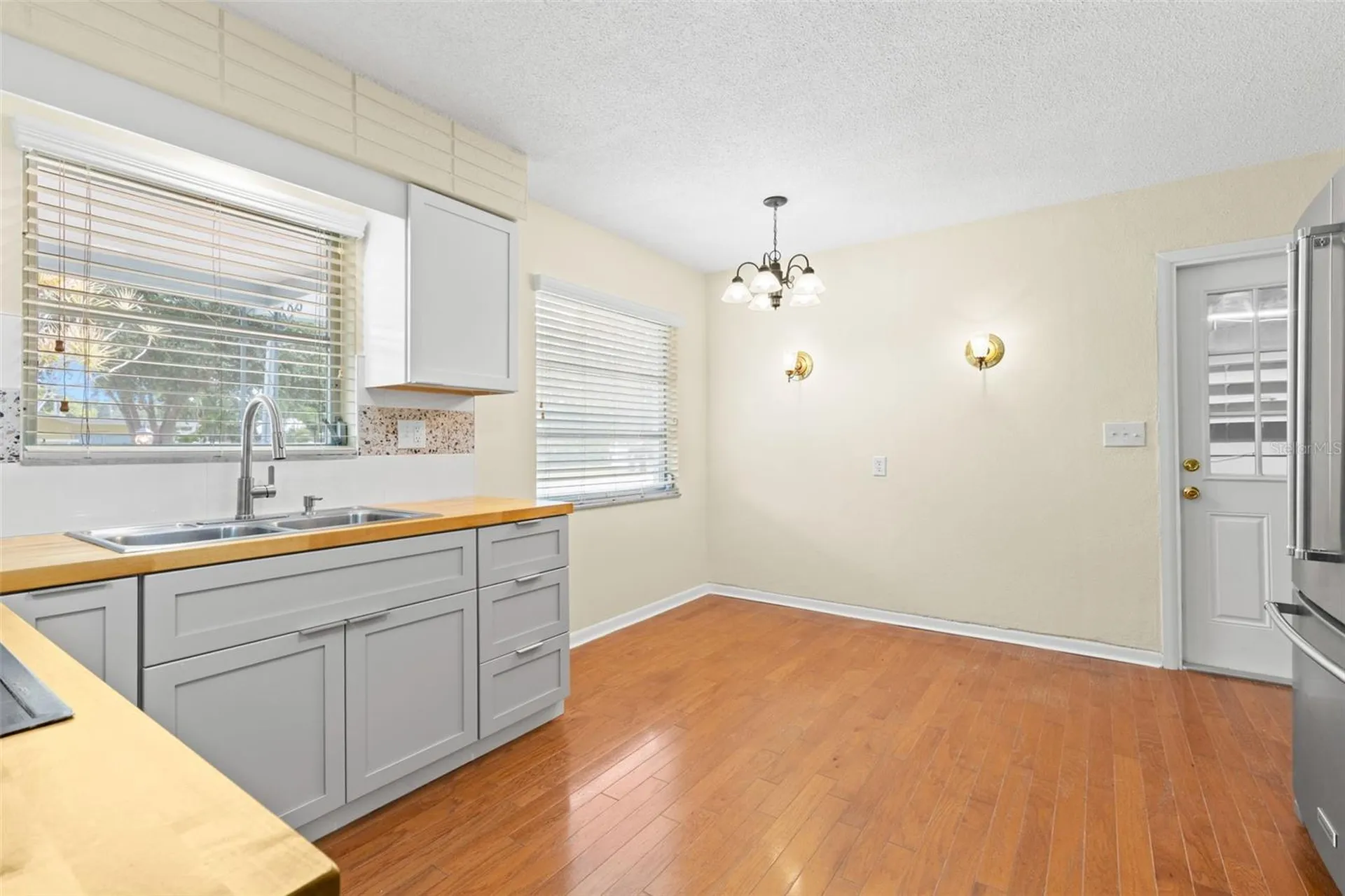965 Santa Monica Drive Dunedin FL 34698