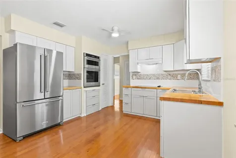 965 Santa Monica Drive Dunedin FL 34698