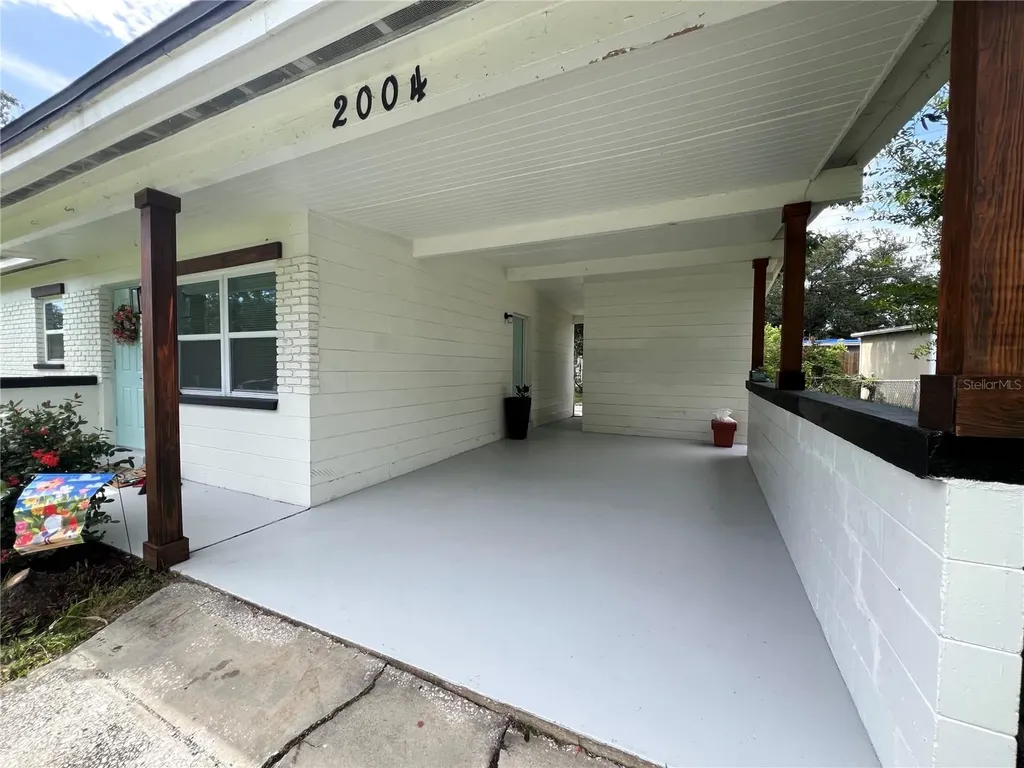2004 E Broad Street Tampa FL 33610