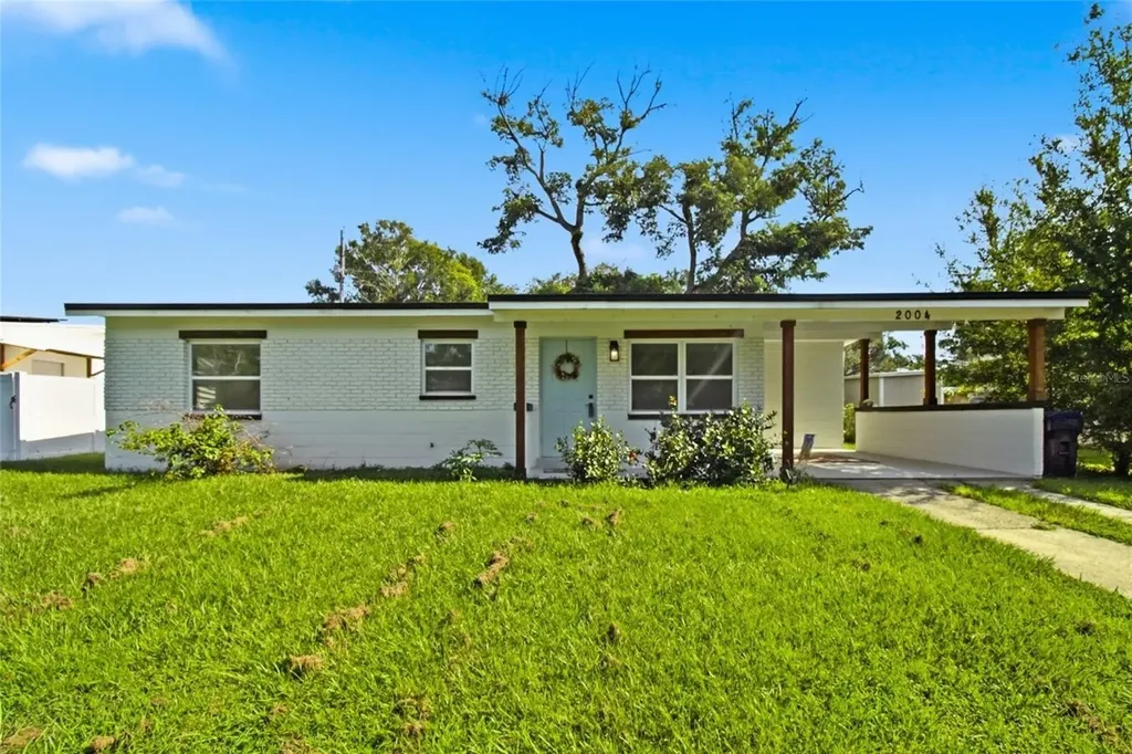 2004 E Broad Street Tampa FL 33610