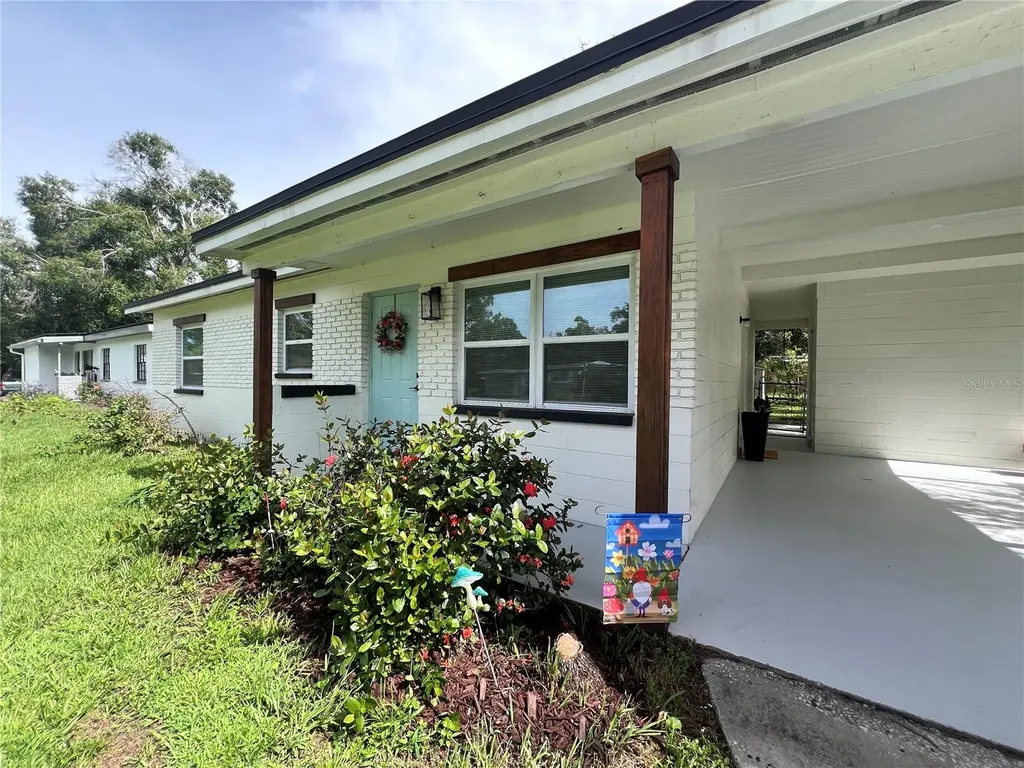2004 E Broad Street Tampa FL 33610