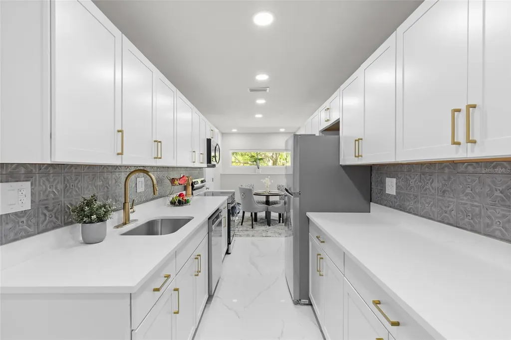 1375 Lake Drive Casselberry FL 32707