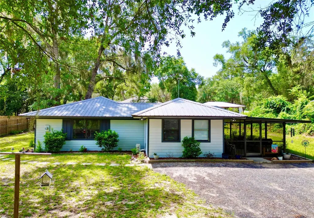 468 28th Way Melrose FL 32666