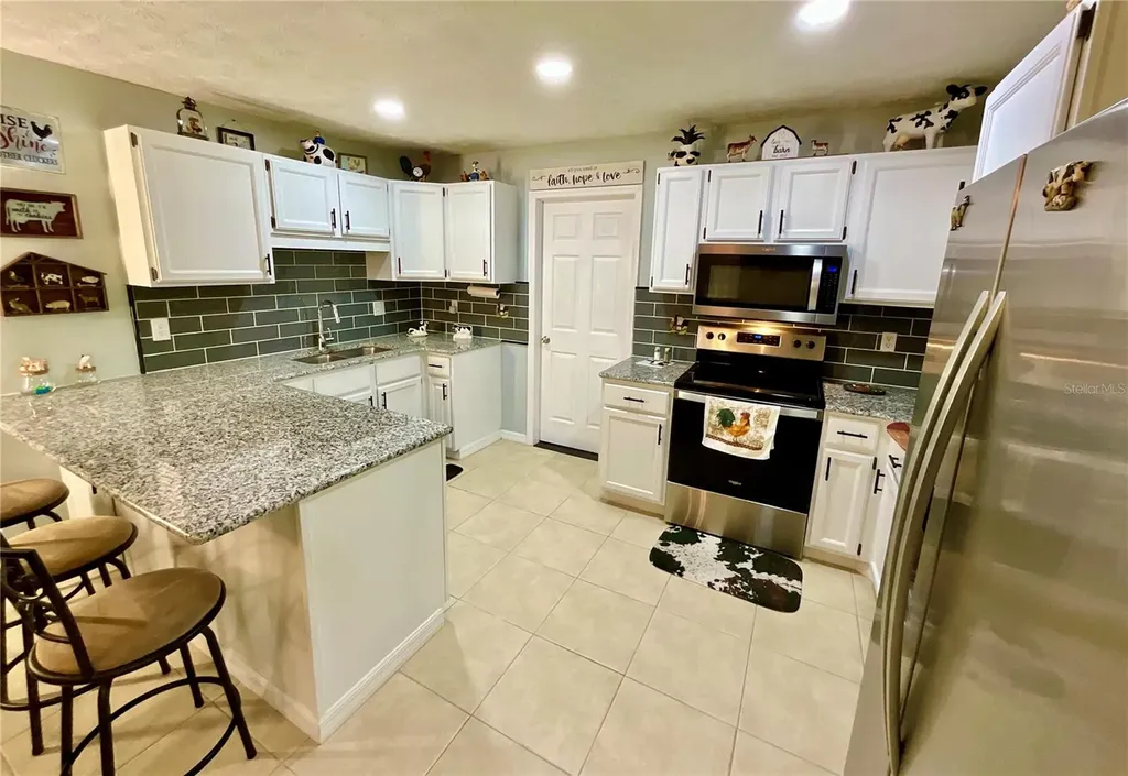 468 28th Way Melrose FL 32666