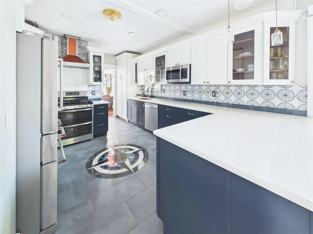 616 15th Street N St Petersburg FL 33705