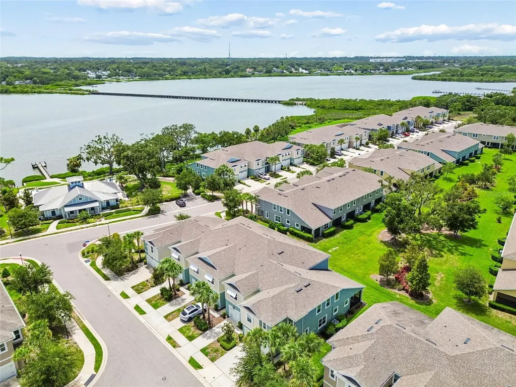 2410 Arch Avenue Oldsmar FL 34677