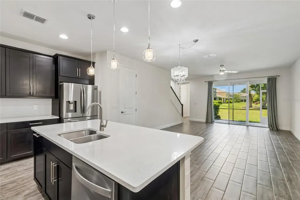 2410 Arch Avenue Oldsmar FL 34677