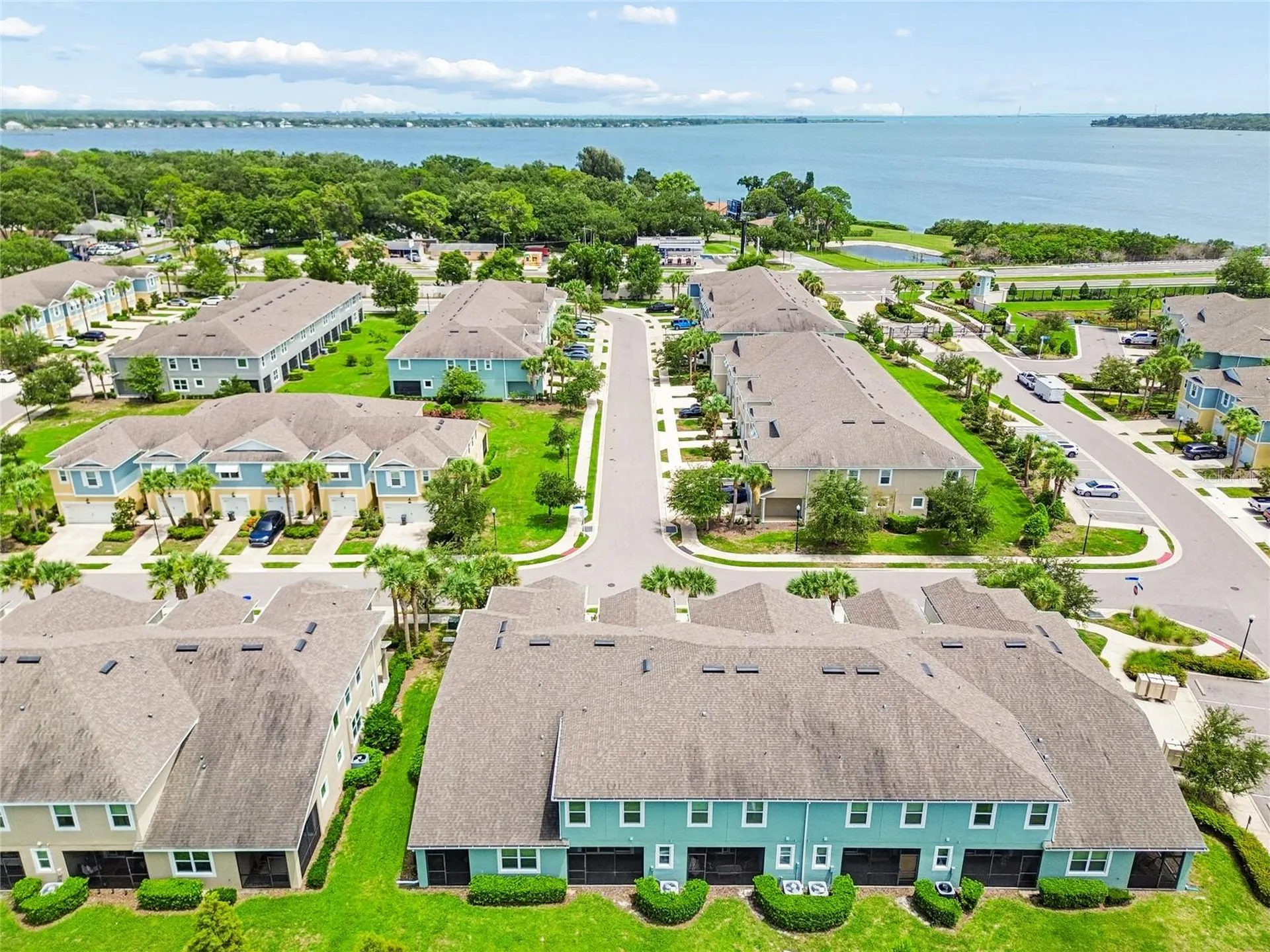 2410 Arch Avenue Oldsmar FL 34677