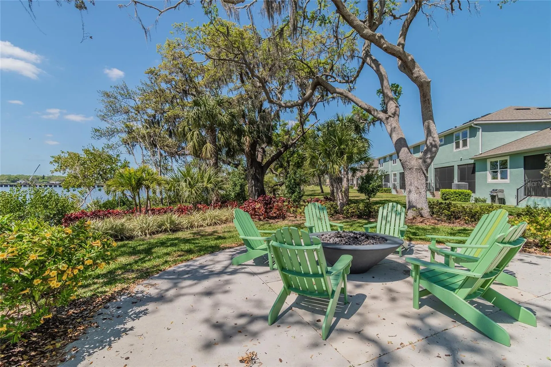 2410 Arch Avenue Oldsmar FL 34677