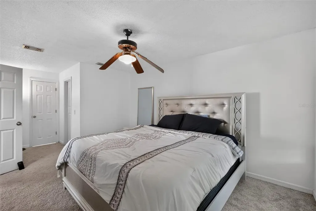 1243 Pin Oak Drive Apopka FL 32703