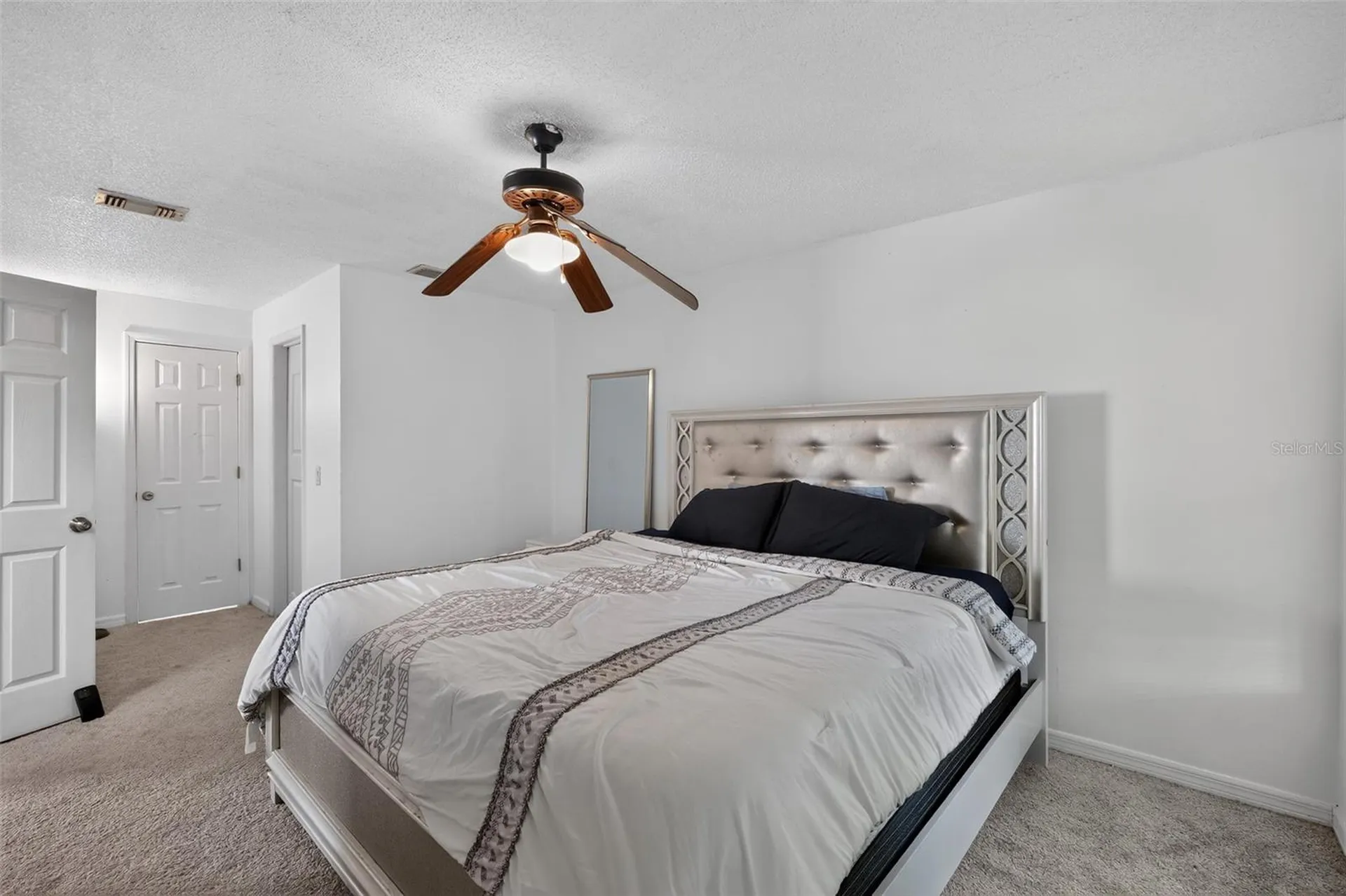 1243 Pin Oak Drive Apopka FL 32703