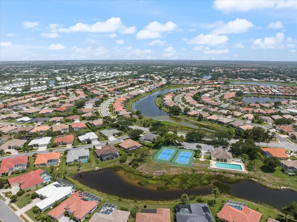 567 Lake Of The Woods Drive Venice FL 34293