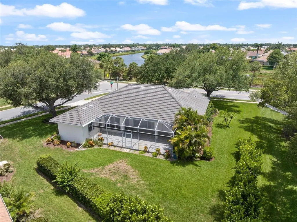 567 Lake Of The Woods Drive Venice FL 34293