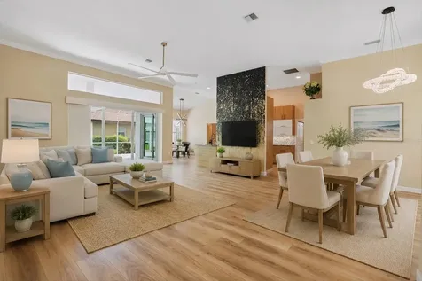 567 Lake Of The Woods Drive Venice FL 34293