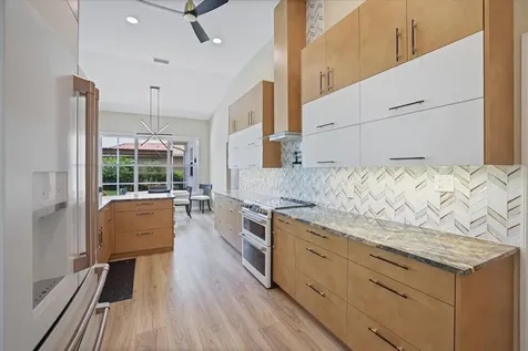 567 Lake Of The Woods Drive Venice FL 34293