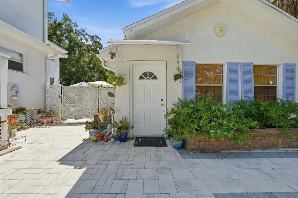 206 E 9th Avenue Mount Dora FL 32757
