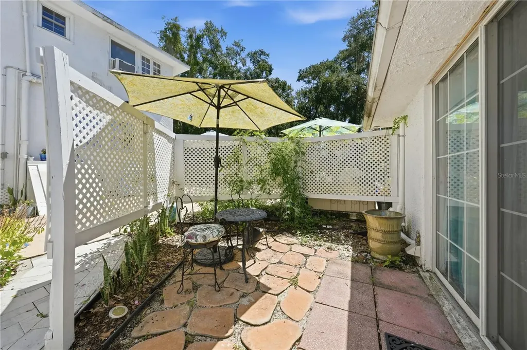 206 E 9th Avenue Mount Dora FL 32757