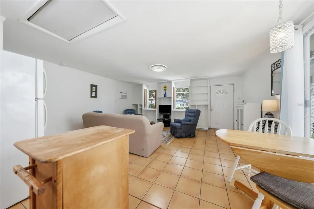 206 E 9th Avenue Mount Dora FL 32757