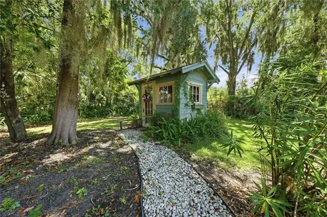 206 E 9th Avenue Mount Dora FL 32757