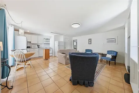 206 E 9th Avenue Mount Dora FL 32757