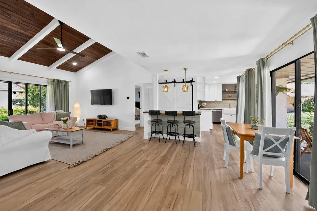 6378 Draw Lane Sarasota FL 34238