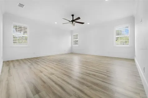 4802 W Beachway Drive Tampa FL 33609