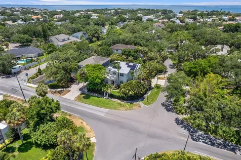 4802 W Beachway Drive Tampa FL 33609