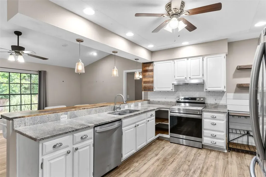 1514 Lake Thomas Loop Winter Haven FL 33880