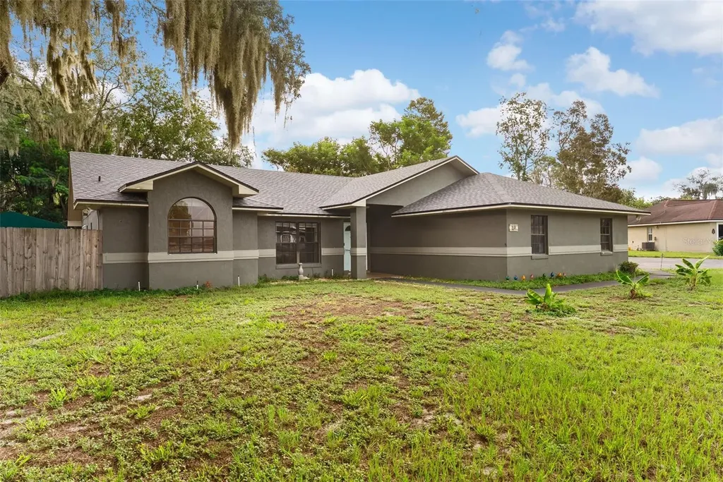 1514 Lake Thomas Loop Winter Haven FL 33880