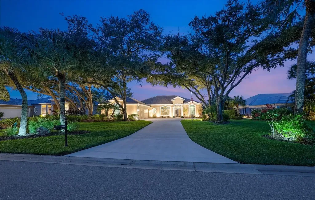 11 N Cayman Isles Boulevard Englewood FL 34223