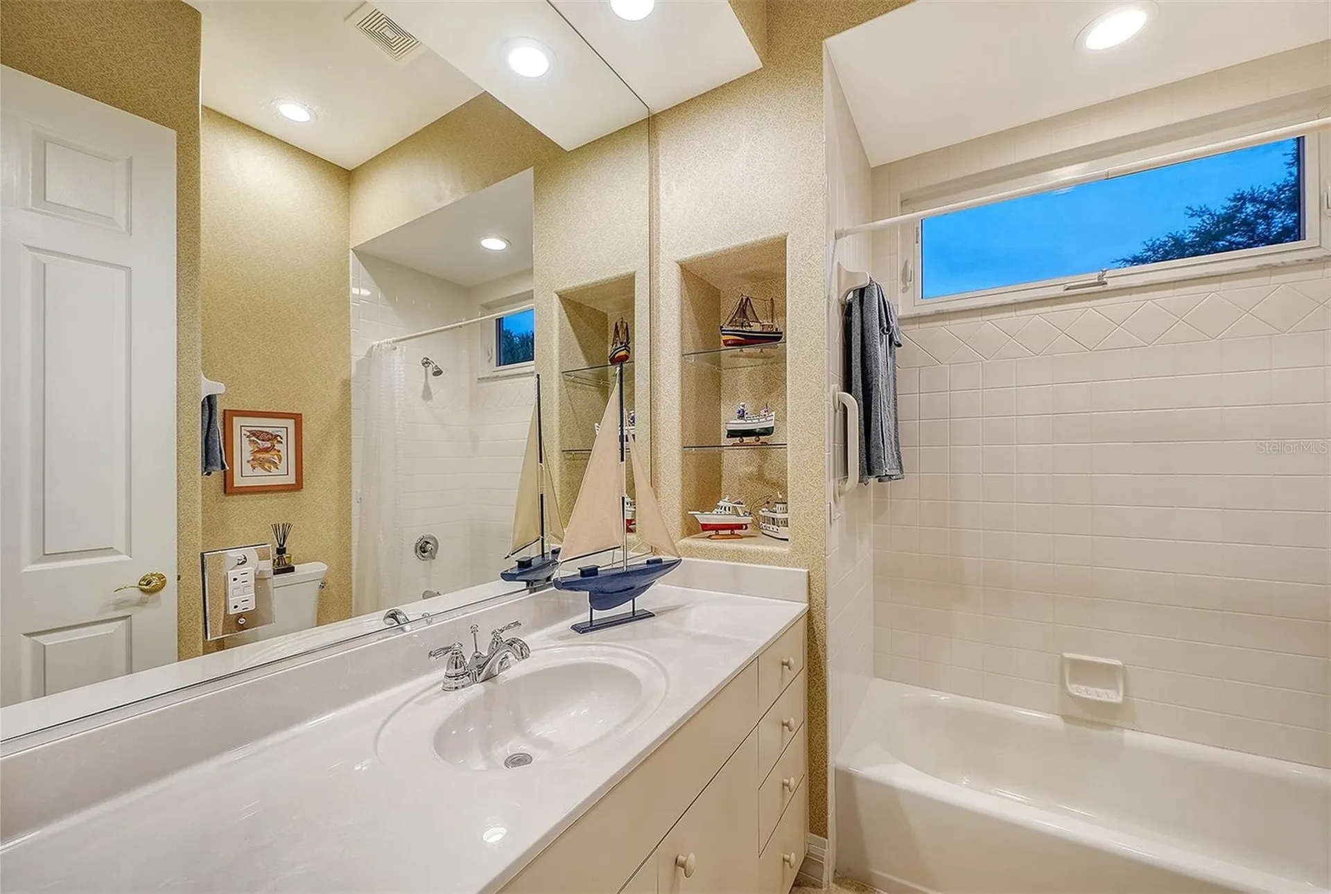 11 N Cayman Isles Boulevard Englewood FL 34223