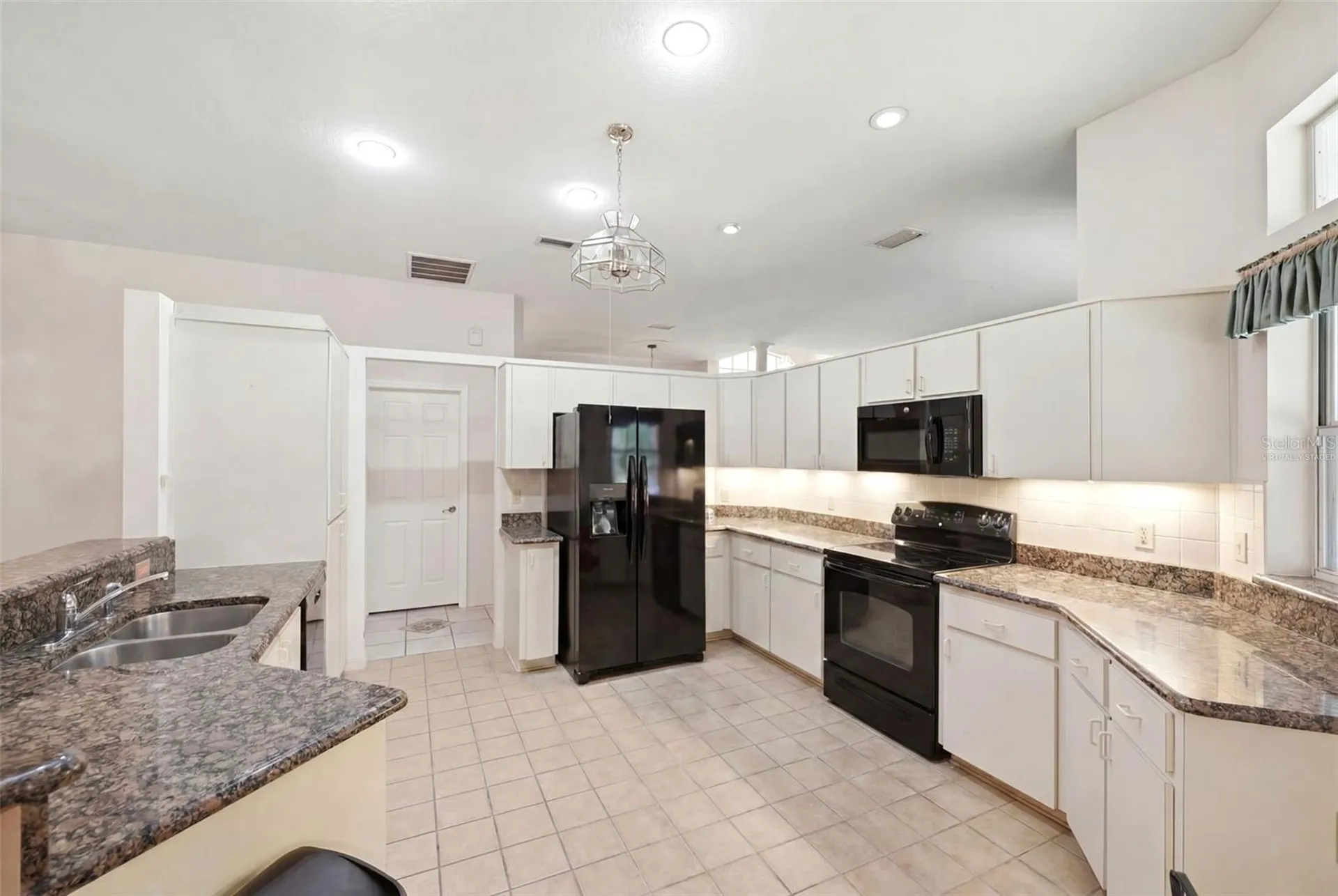 184 Pine Street Homosassa FL 34446