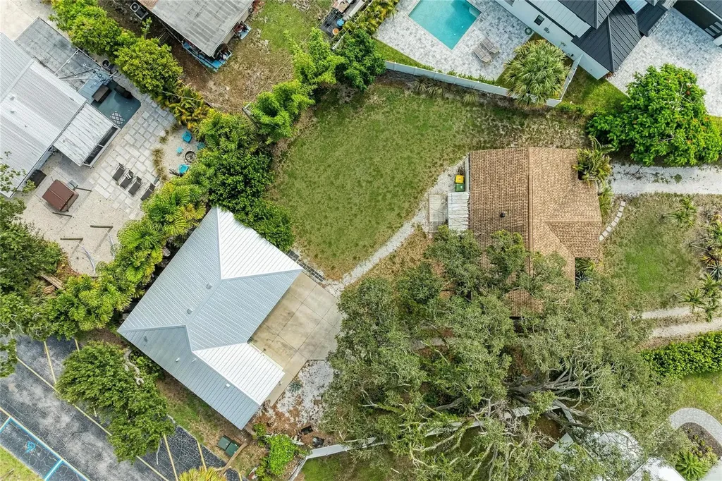 1300 Loma Linda Court Sarasota FL 34239