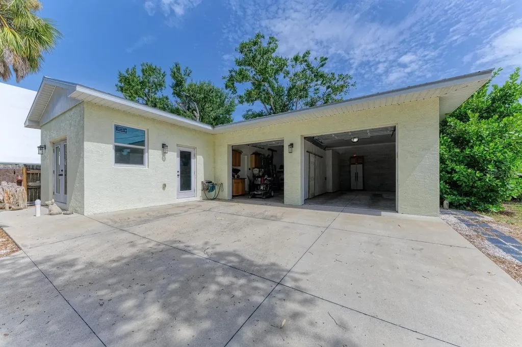 1300 Loma Linda Court Sarasota FL 34239