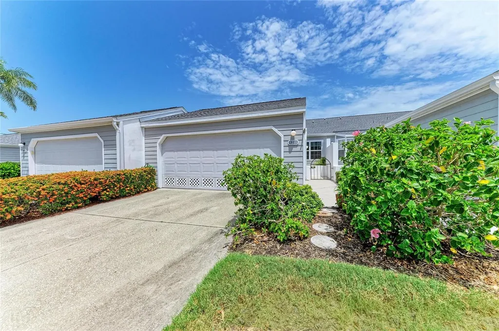 1218 Spoonbill Landings Circle Bradenton FL 34209