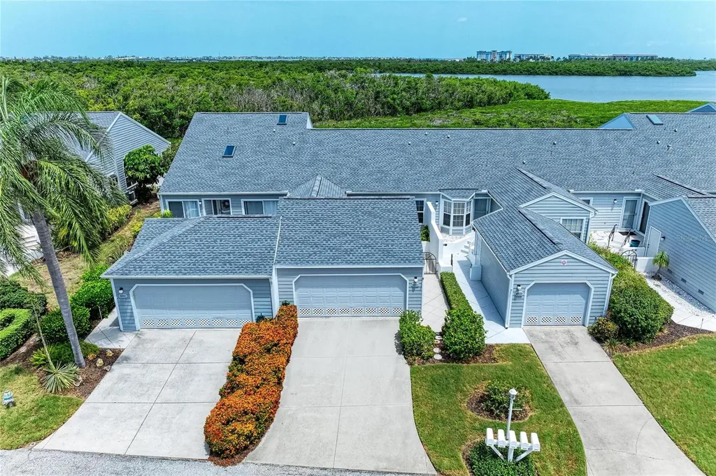 1218 Spoonbill Landings Circle Bradenton FL 34209