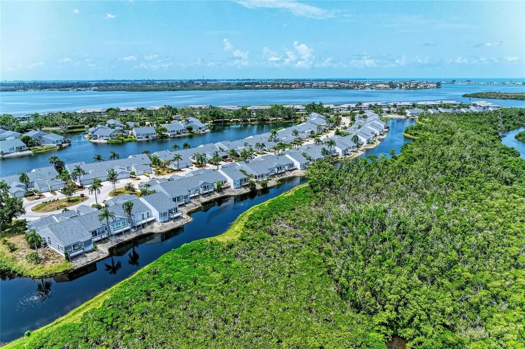 1218 Spoonbill Landings Circle Bradenton FL 34209