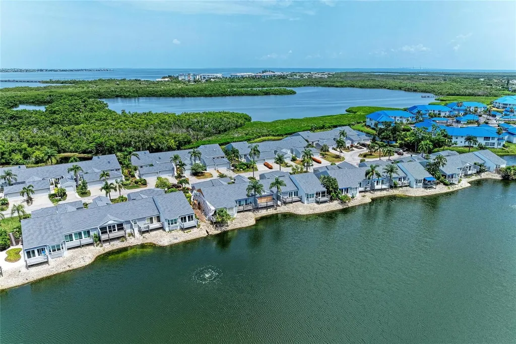 1218 Spoonbill Landings Circle Bradenton FL 34209