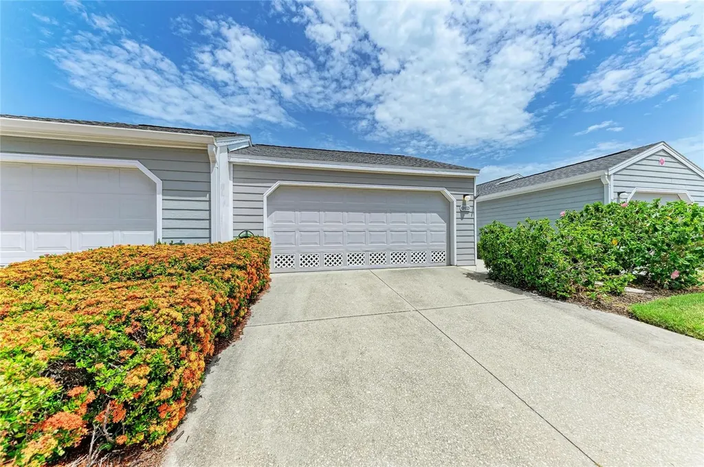 1218 Spoonbill Landings Circle Bradenton FL 34209