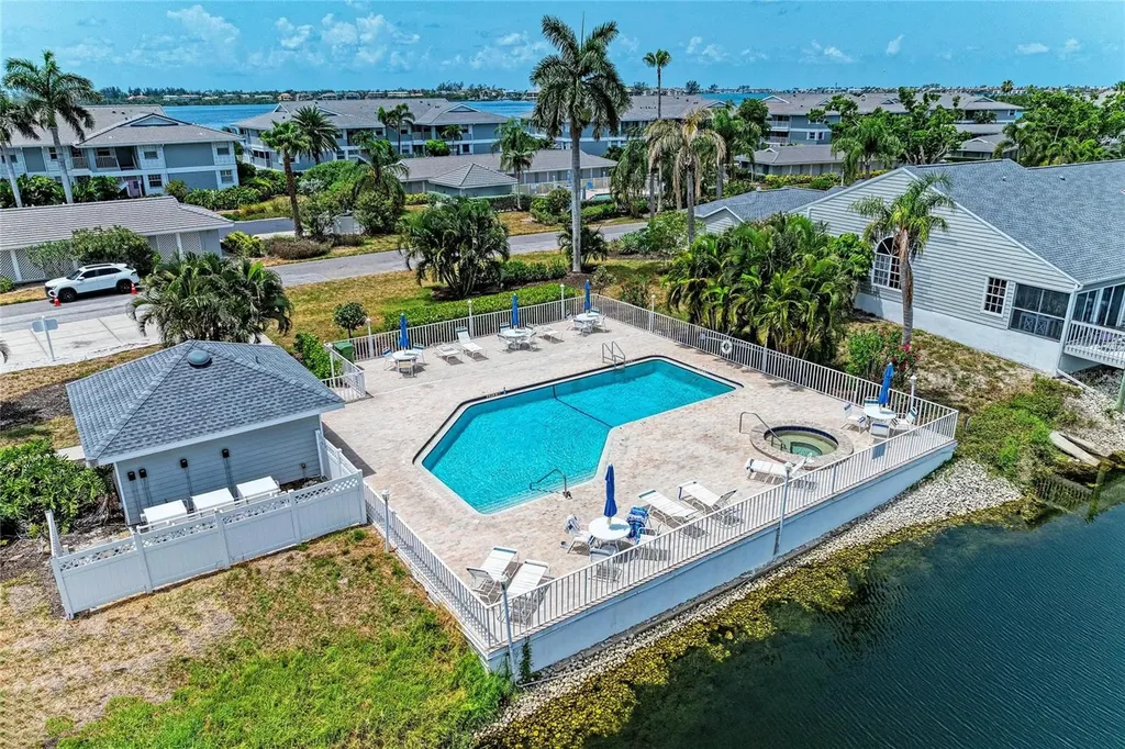 1218 Spoonbill Landings Circle Bradenton FL 34209