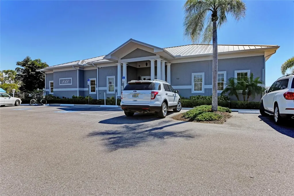 1218 Spoonbill Landings Circle Bradenton FL 34209