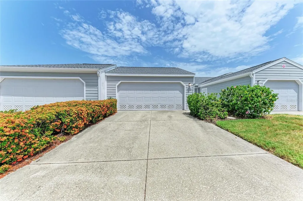 1218 Spoonbill Landings Circle Bradenton FL 34209