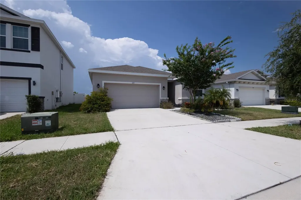 1215 Ocean Spray Drive Ruskin FL 33570