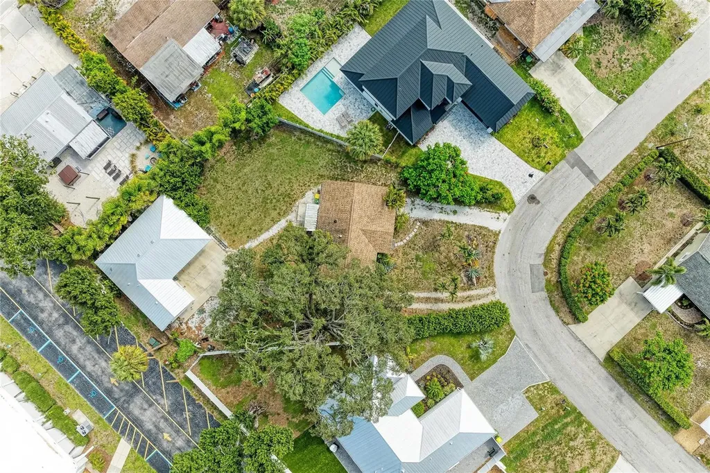 1300 Loma Linda Court Sarasota FL 34239